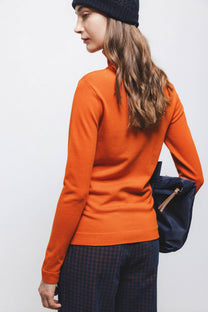 Maglione a maglia liscia con collo alto