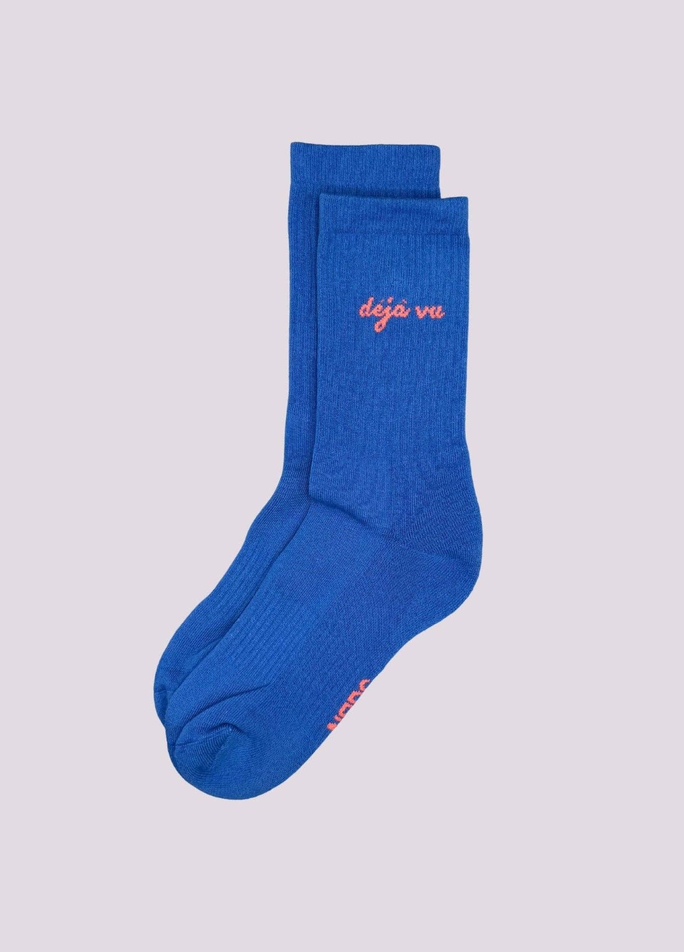 Calzini Déjà Vu blu con lettering corallo in cotone biologico