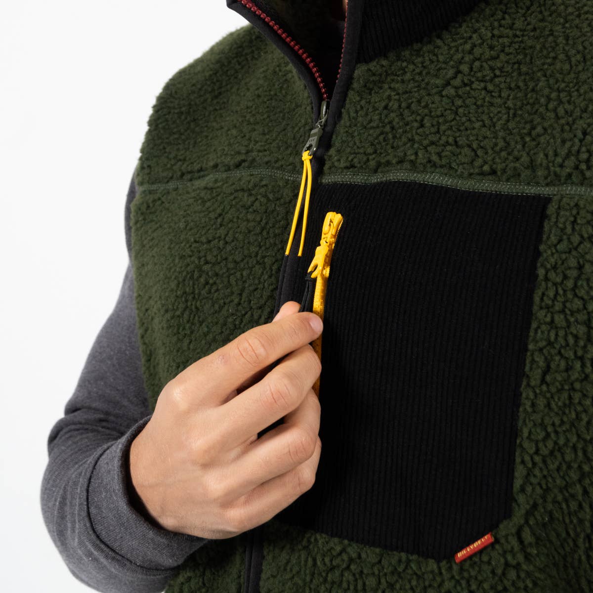 Gilet sherpa con zip in poliestere riciclato kaki