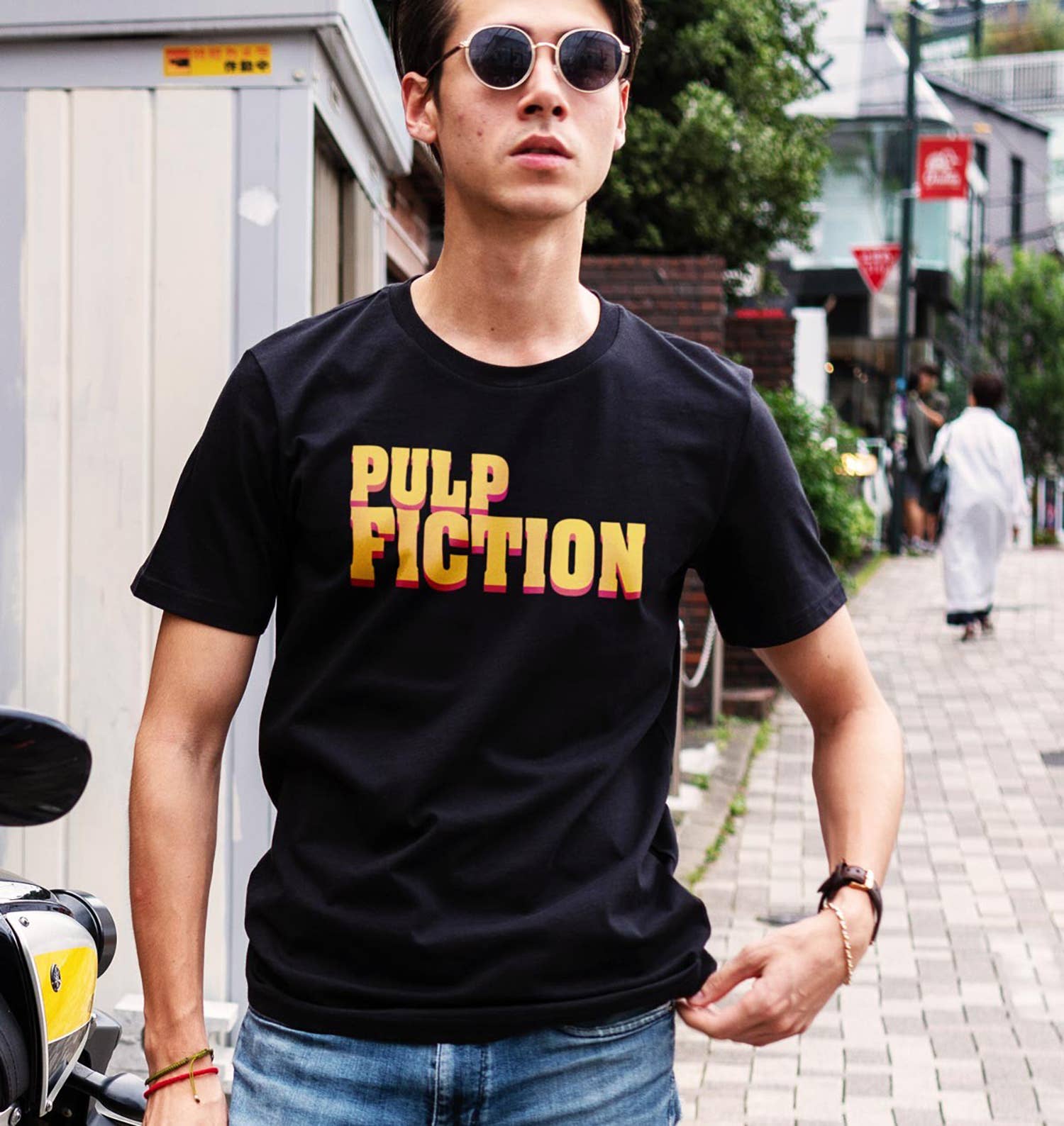 T-shirt Unisex Nera con Logo Pulp Fiction