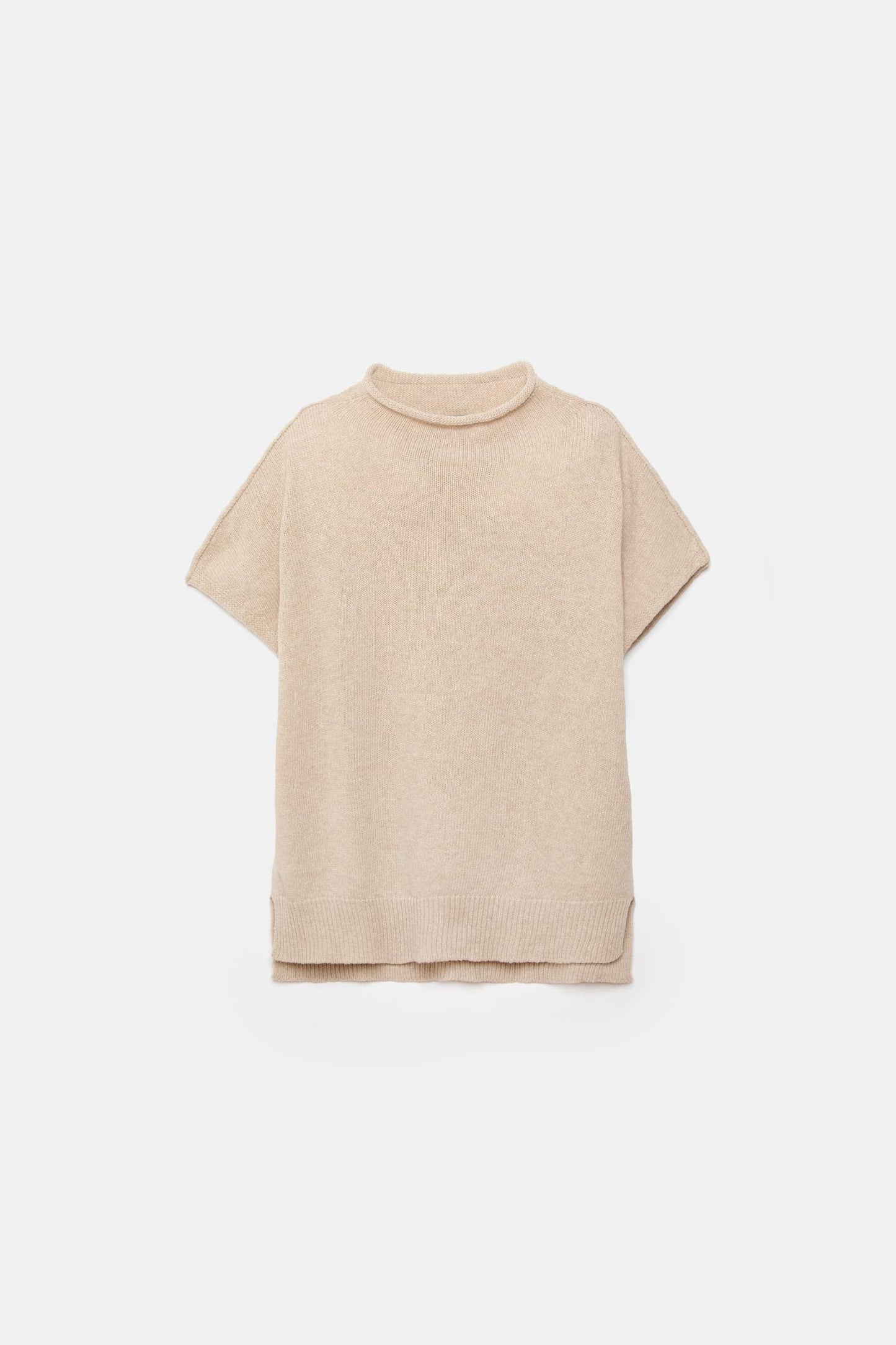 Maglione oversize in lana con collo alto e maniche a pipistrello