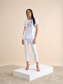 T-shirt bianca con stampa e balza
