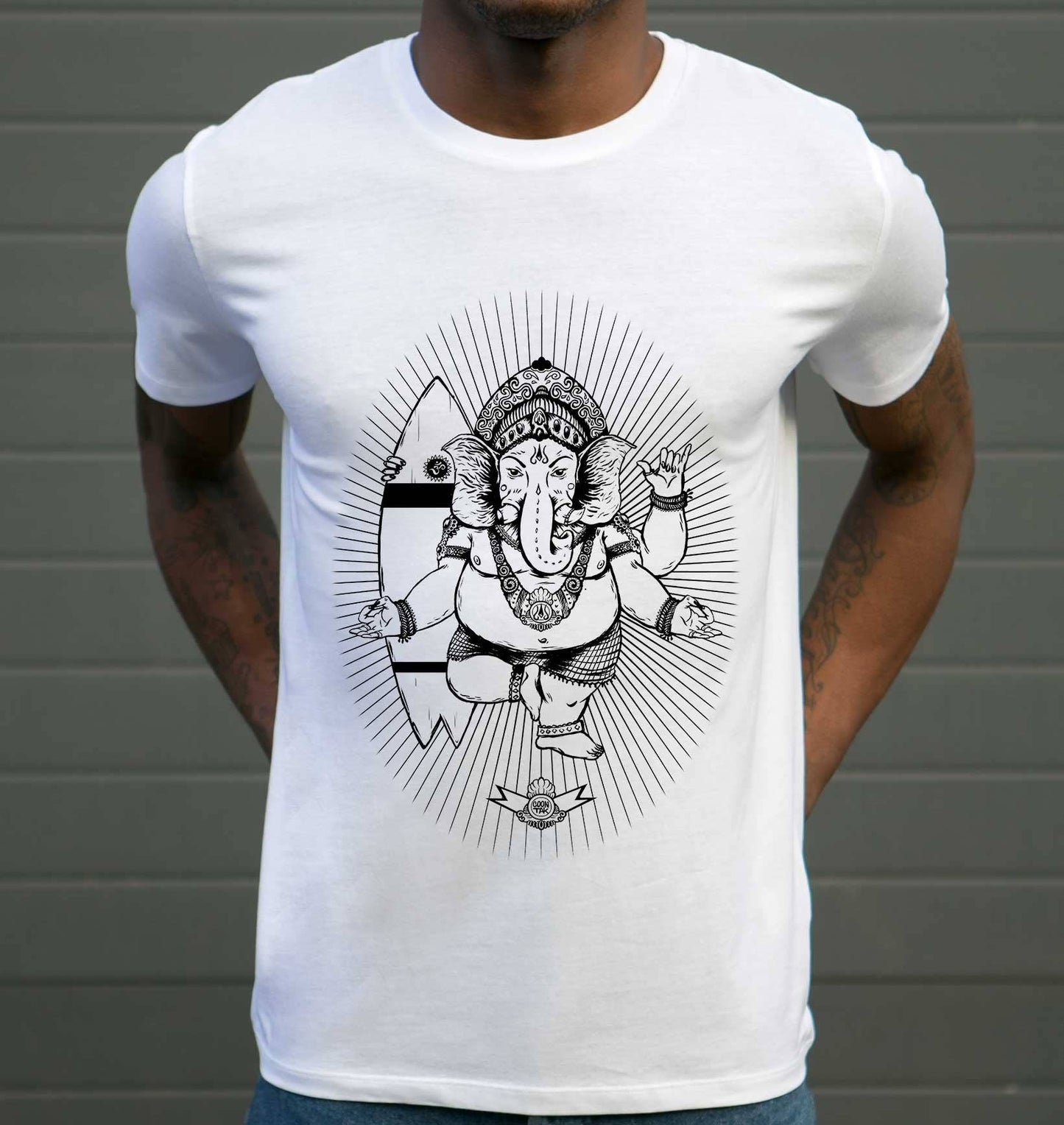 T-shirt Ganesh in cotone biologico con grafica surf