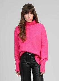 Maglione dolcevita oversize fucsia morbido