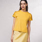 T-shirt in cotone con bottoni decorativi sulle maniche