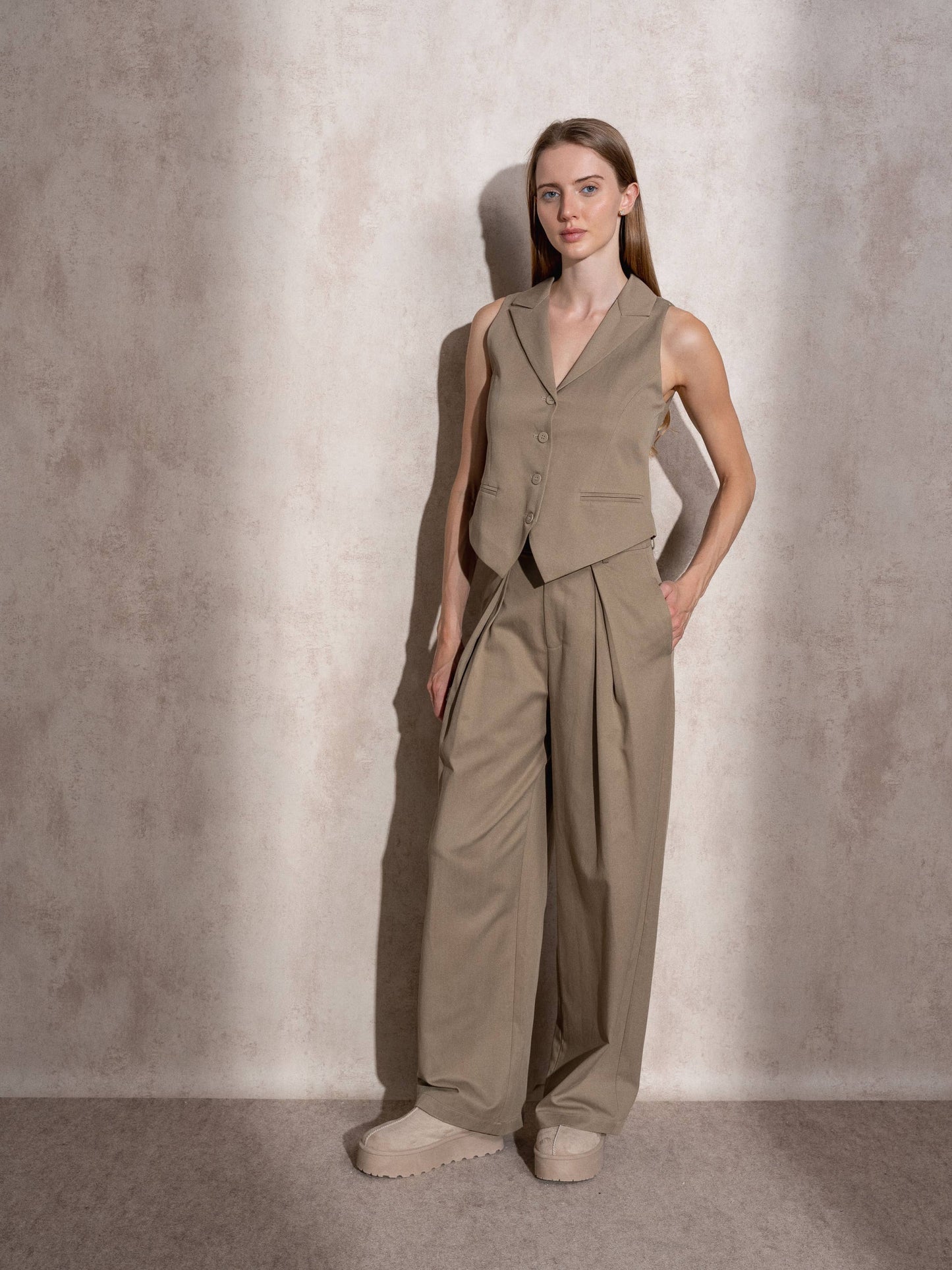 Pantaloni a palazzo con pinces in viscosa e cotone