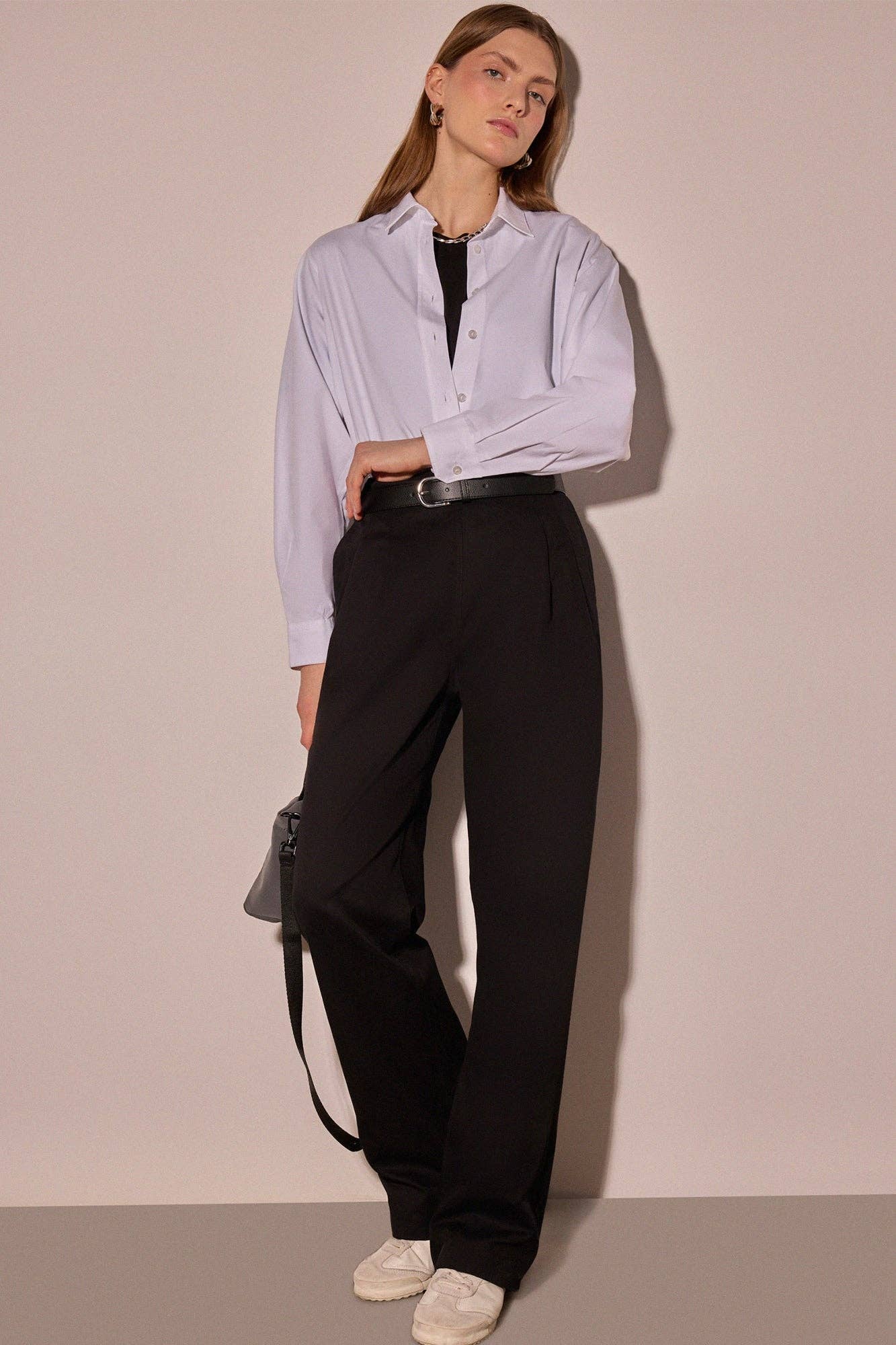 Pantaloni a vita alta in gabardine di cotone con pieghe