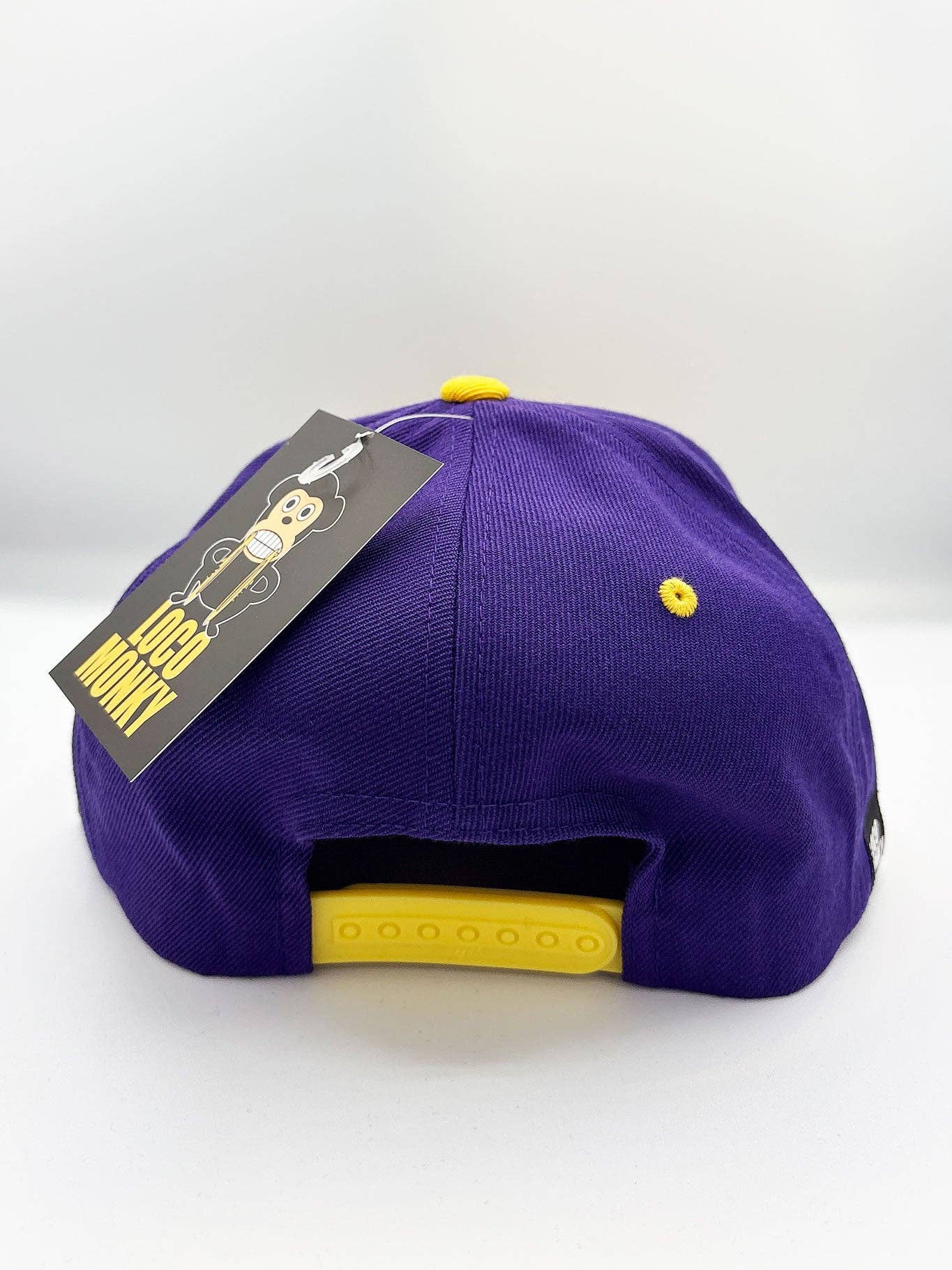 Cappellino snapback ricamato viola e oro