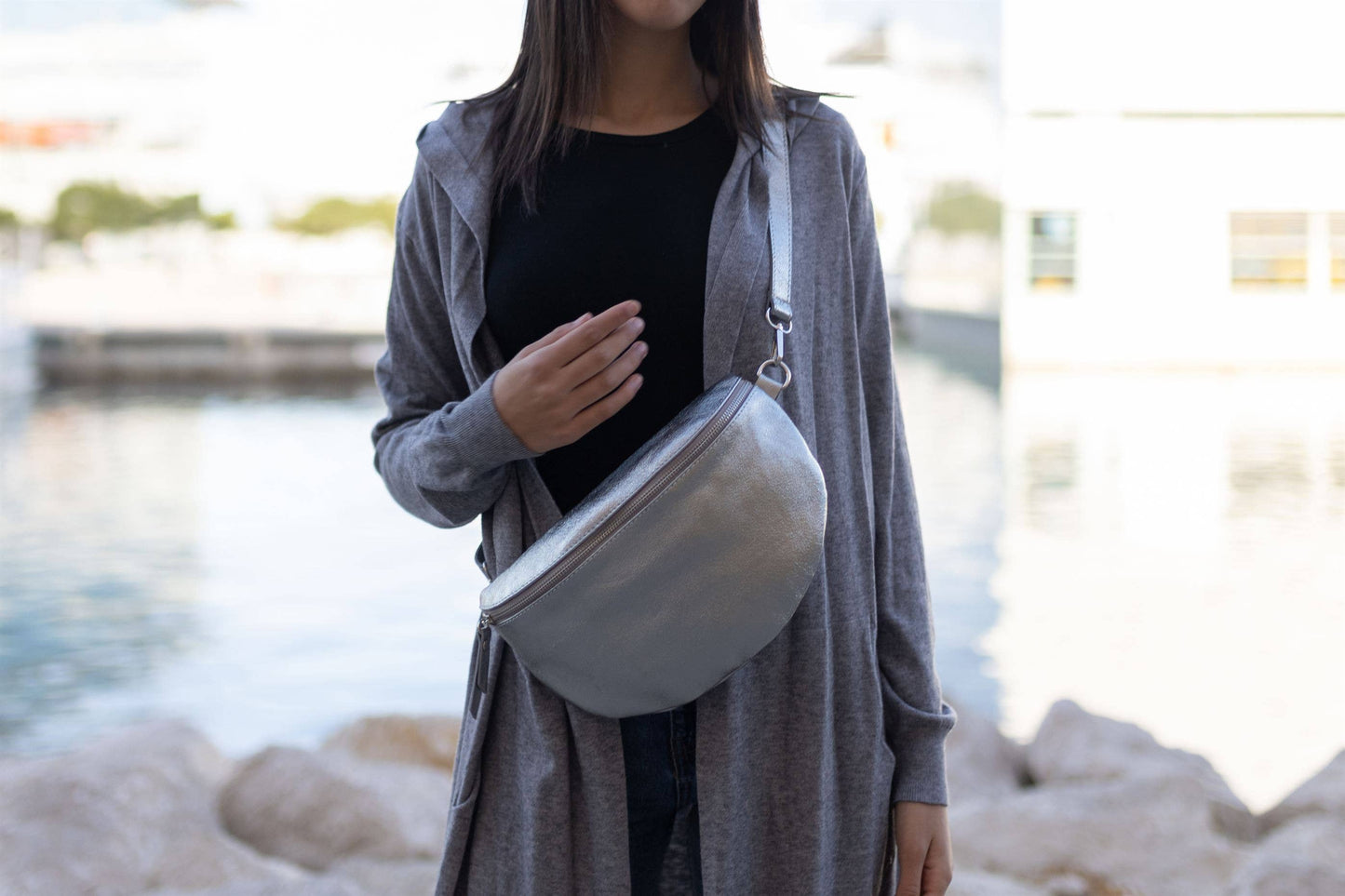 Gilet lungo con cappuccio in maglia morbida