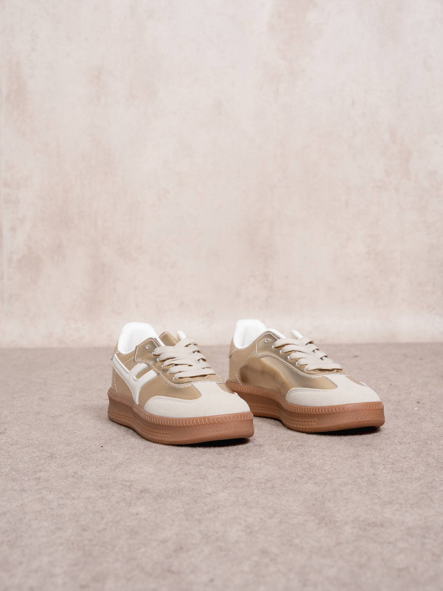 Sneakers donna metallizzate oro con suola in gomma