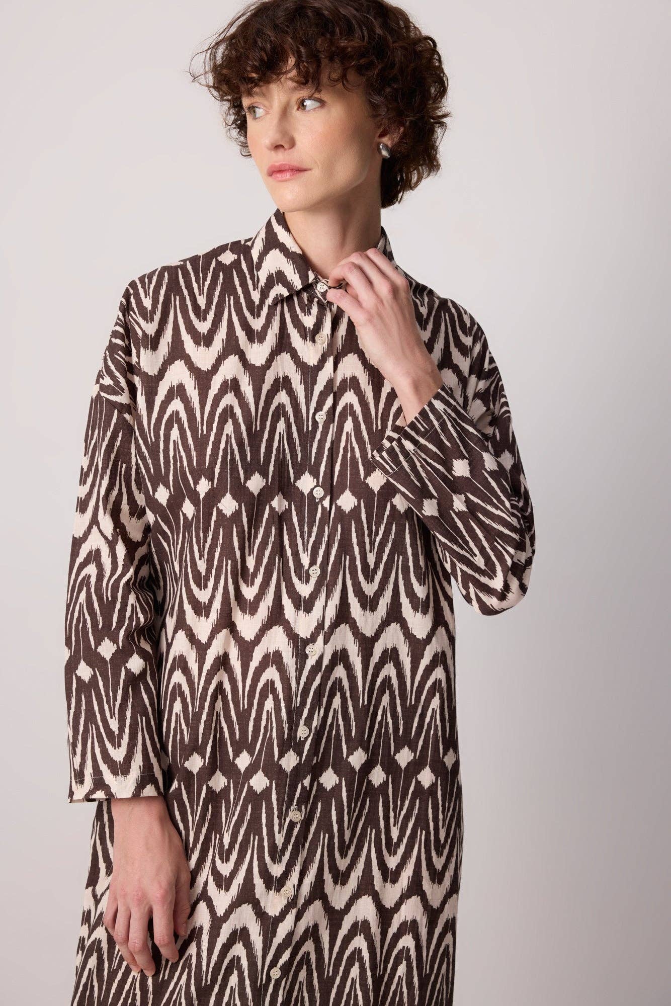 Abito camicia maxi in cotone con stampa ikat
