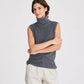 Top smanicato a collo alto in cotone biologico