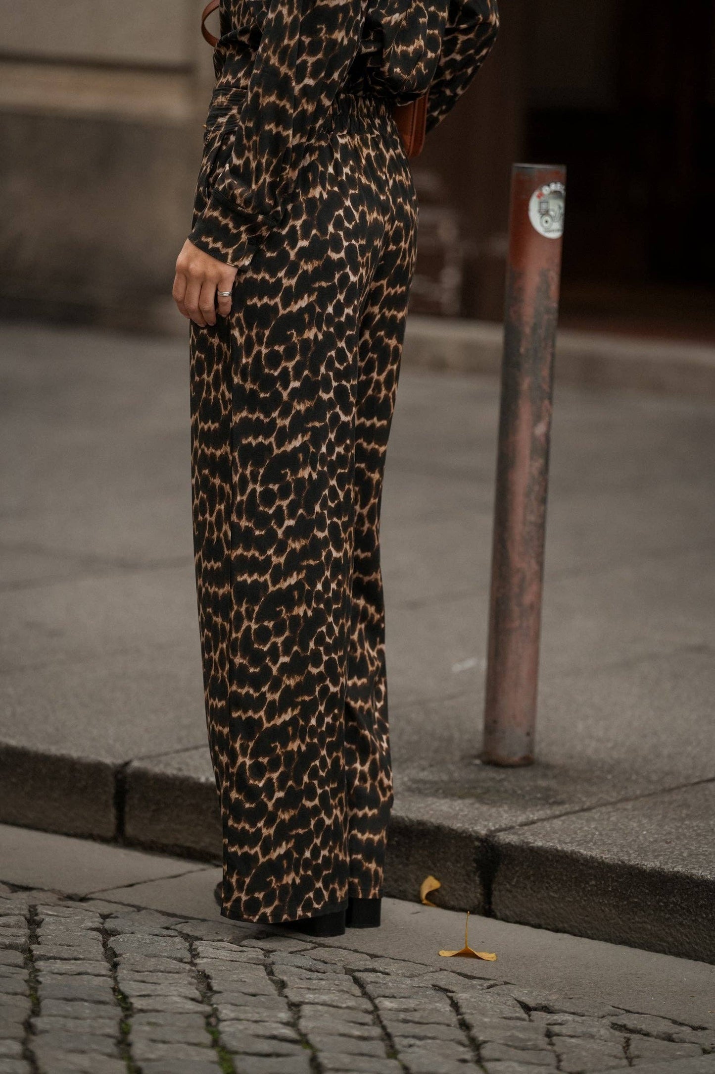 Pantaloni animalier in viscosa