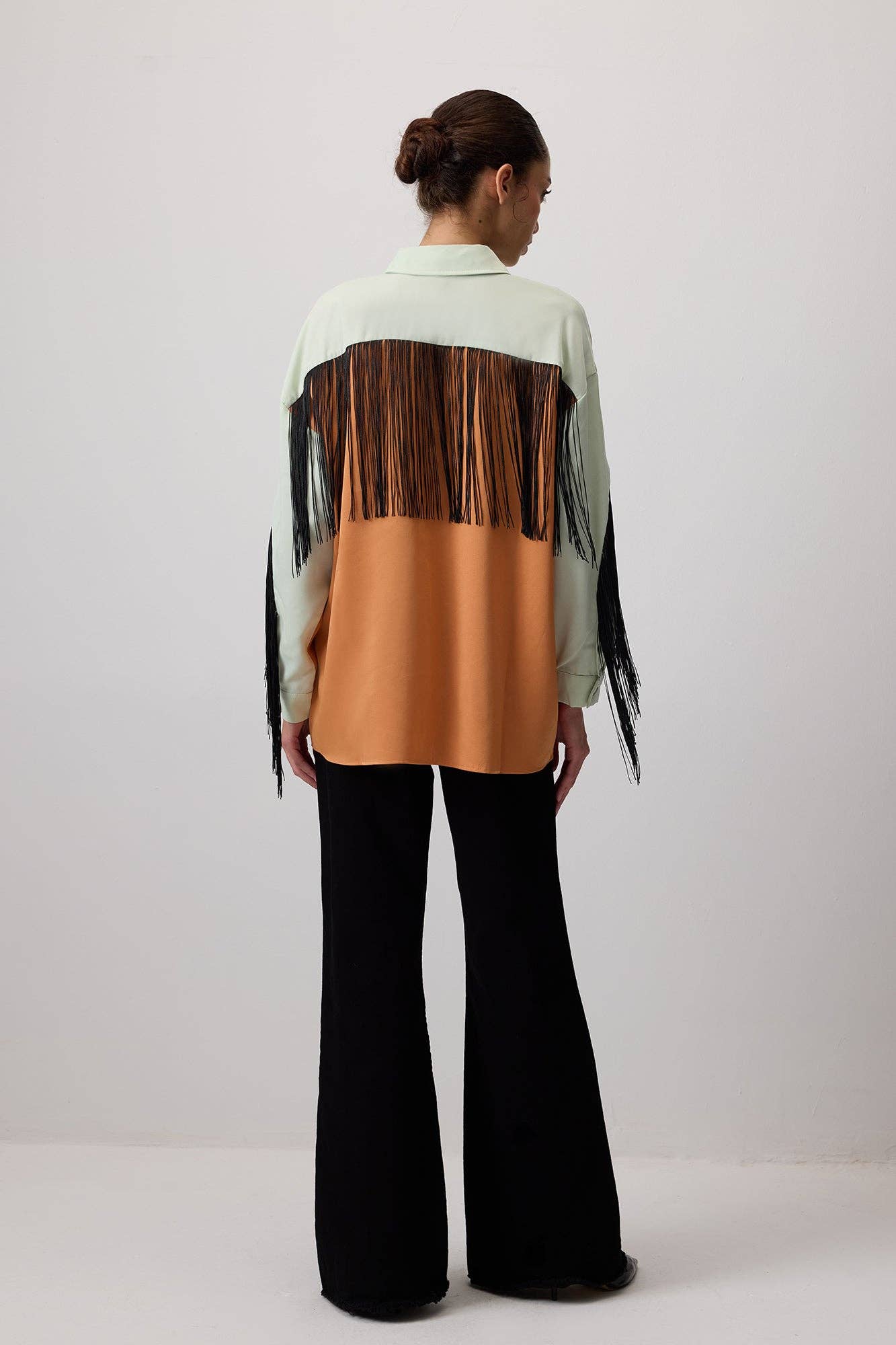Camicia in raso color block con frange stile western