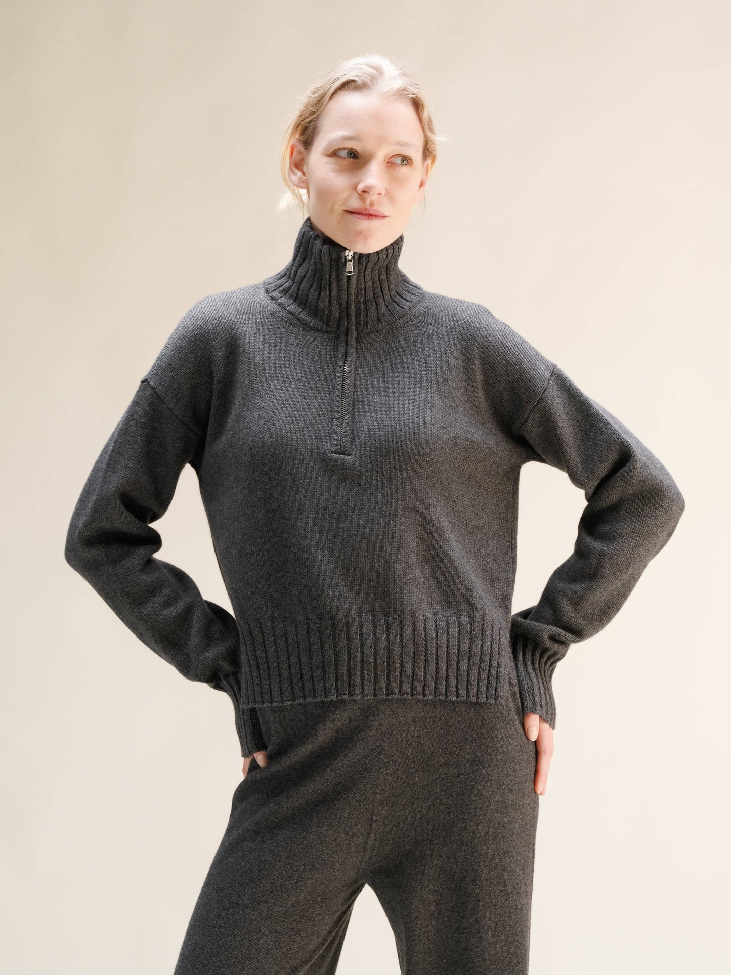 Maglione collo alto con zip in misto cashmere