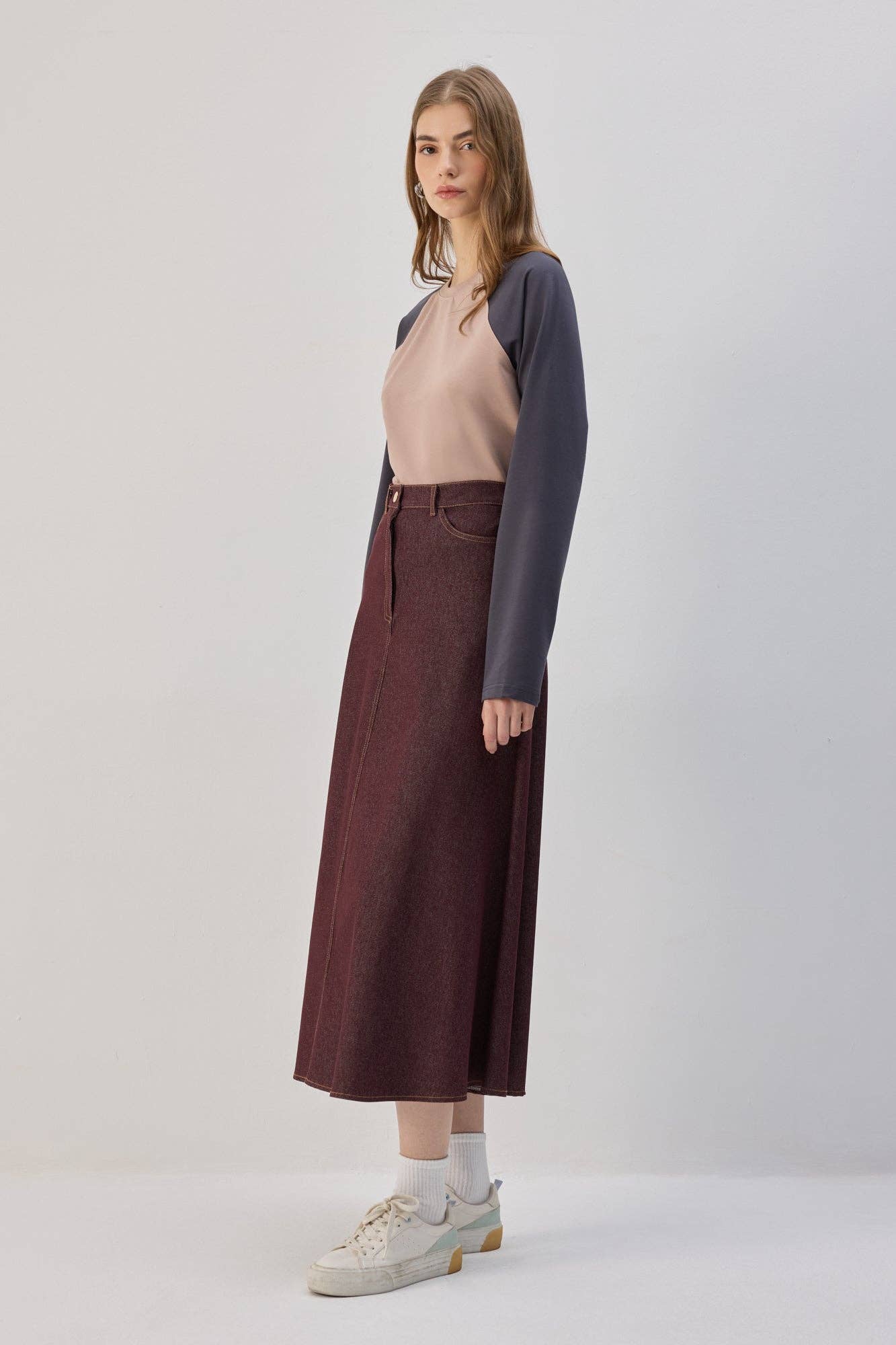 Felpa corta bicolor con manica raglan