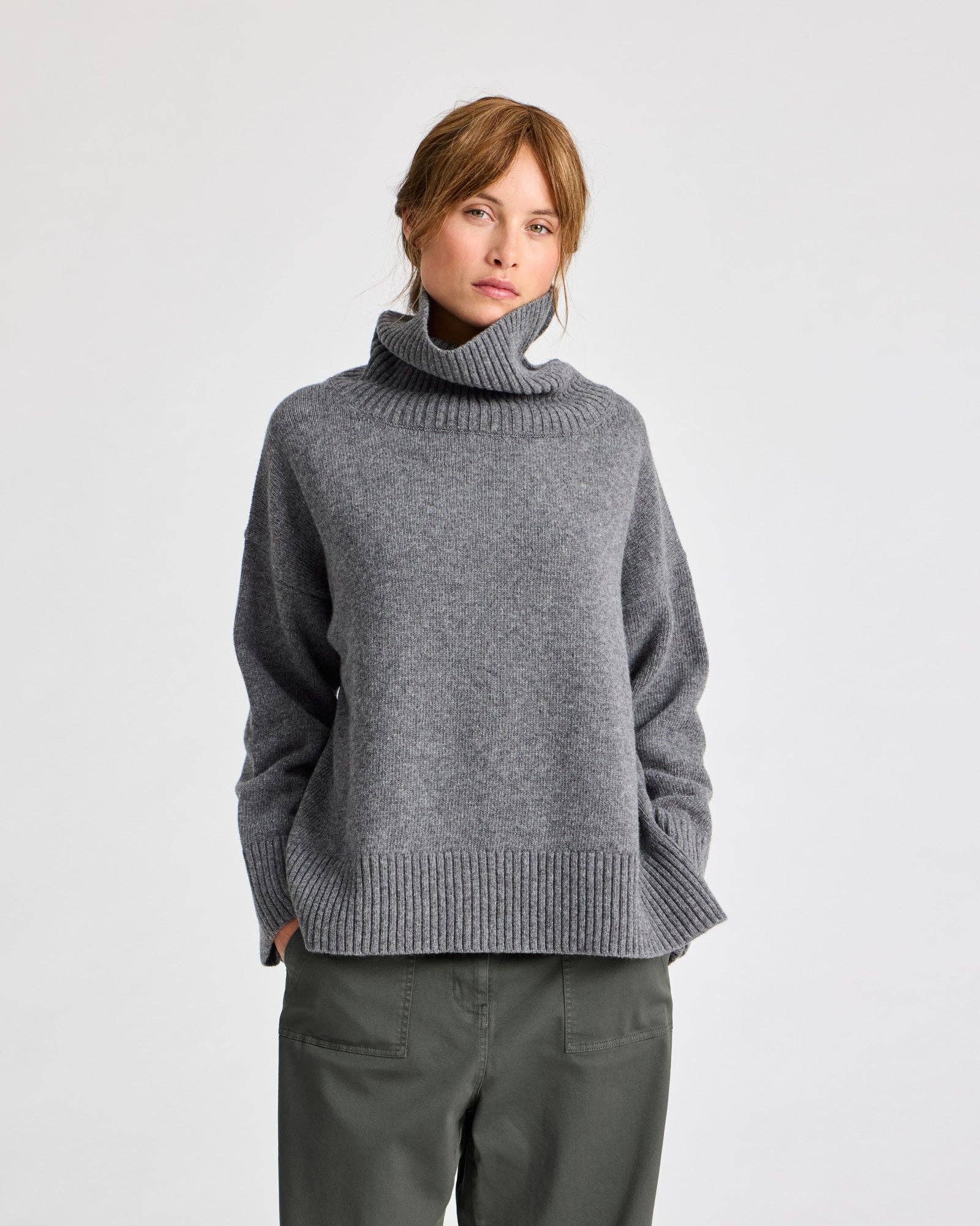 Maglione dolcevita in lana d’agnello grigio melangé